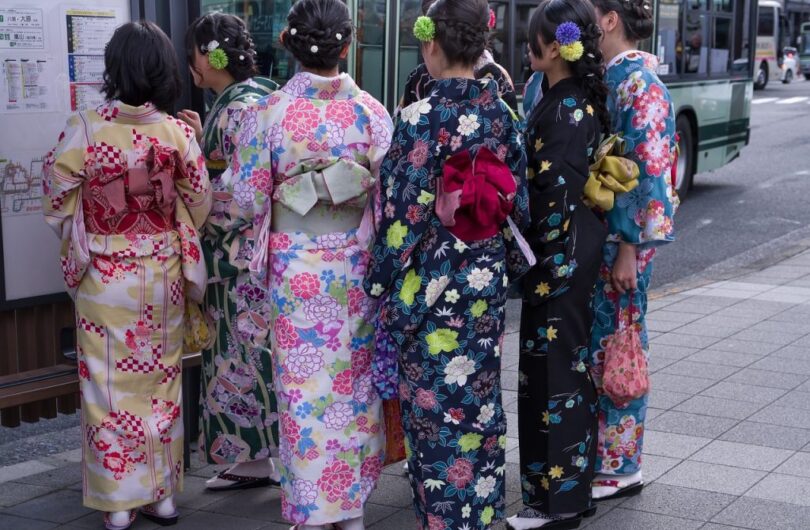 Kimono_japonais_pour_femme:_un_vêtement_qu’il_vous_faut